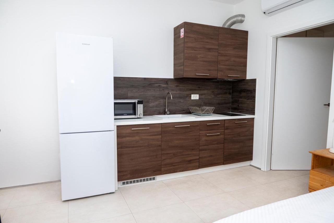 Luxury Apartments Jolara Mimice Bagian luar foto