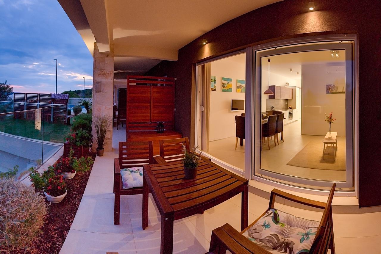 Luxury Apartments Jolara Mimice Bagian luar foto